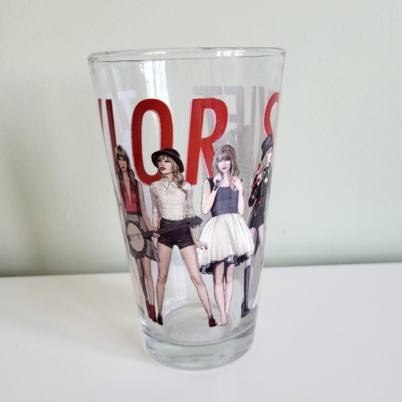 Taylor Swift Red Eras Pint Glass - Picture 2 of 4